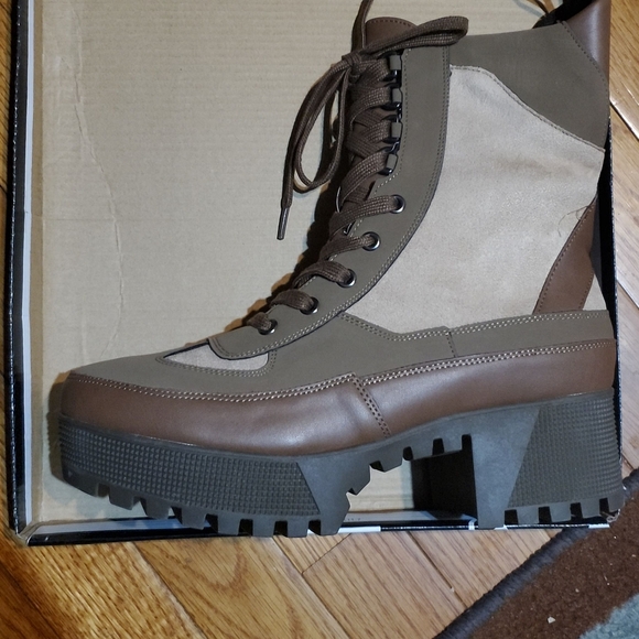 Combat Boots - Picture 2 of 5